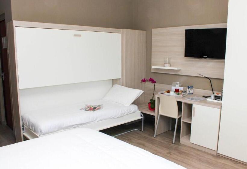 اتاق استاندارد سه نفره, Best Quality Hotel La Darsena