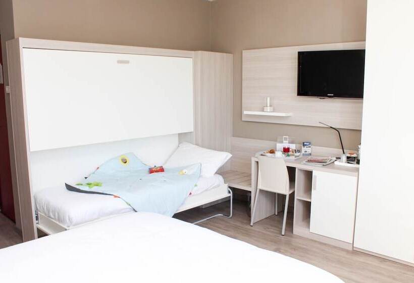 اتاق استاندارد سه نفره, Best Quality Hotel La Darsena