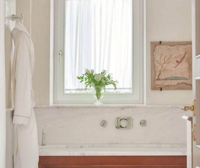 Deluxe Suite Sea View, Caruso, A Belmond Hotel, Amalfi Coast