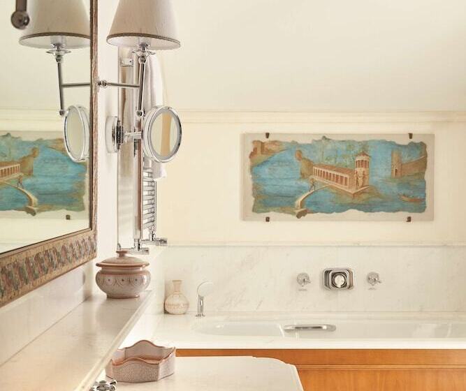اتاق لوکس با بالکن و چشم‌انداز دریا, Caruso, A Belmond Hotel, Amalfi Coast