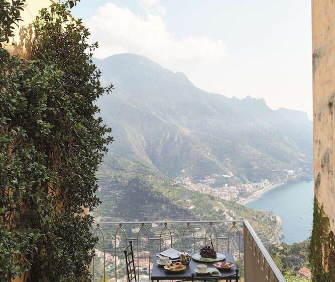 اتاق لوکس با بالکن و چشم‌انداز دریا, Caruso, A Belmond Hotel, Amalfi Coast