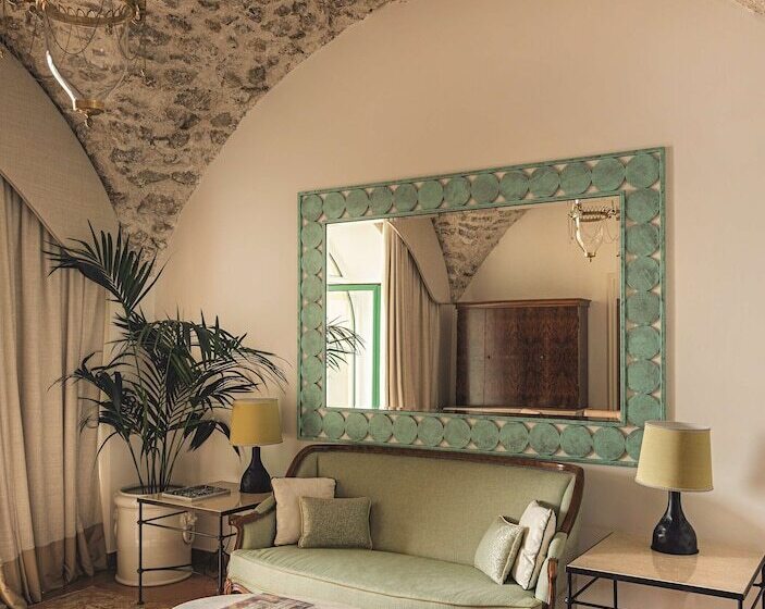اتاق لوکس با بالکن و چشم‌انداز دریا, Caruso, A Belmond Hotel, Amalfi Coast