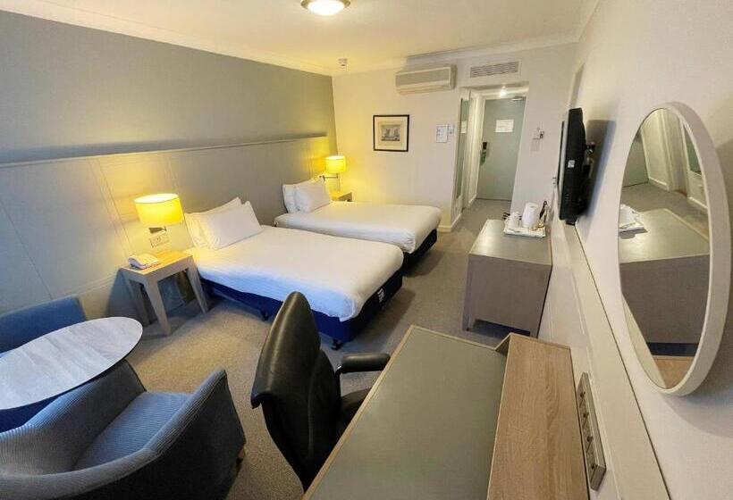 Номер Стандарт, Holiday Inn Hull Marina, An Ihg