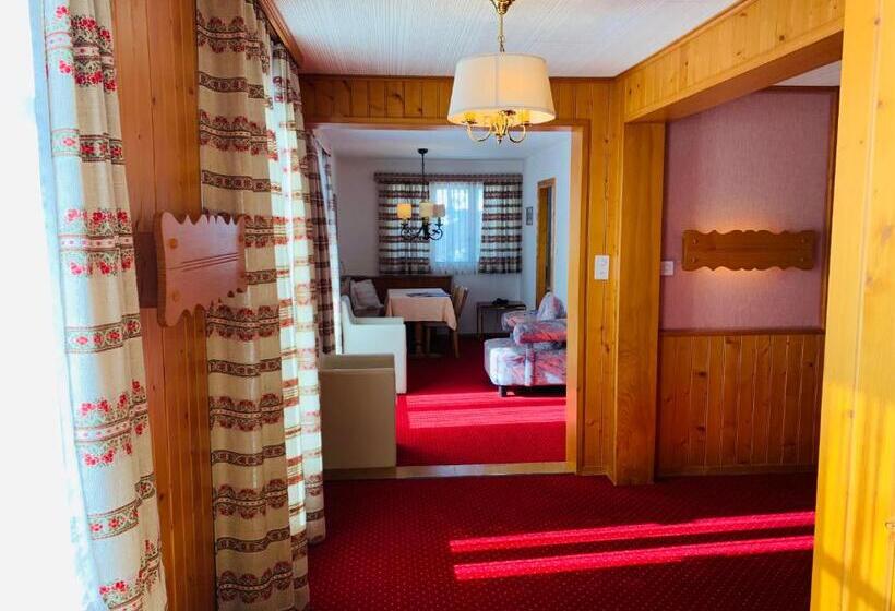 Номер Стандарт Трехместный, Hôtel Ecureuil Villars