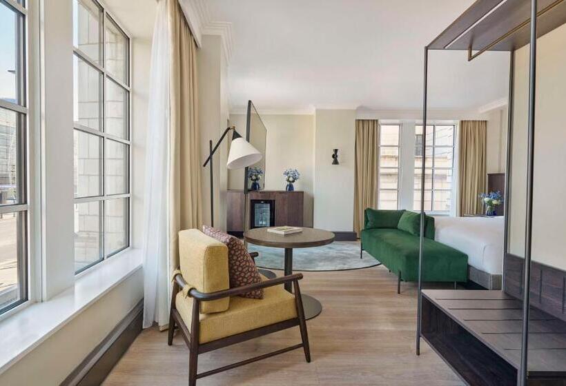 סוויטה, Hyatt Regency London Blackfriars