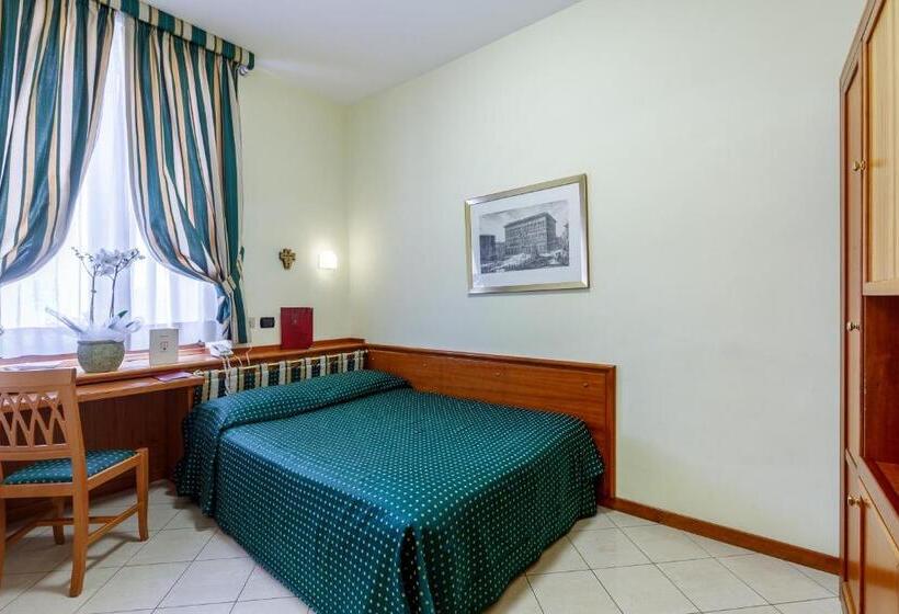 חדר בסיסי, Residenza Paolo Vi