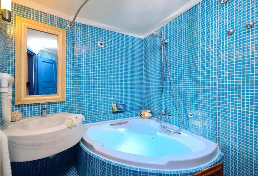 آپارتمان خانوادگی, Tamarix Del Mar Suites