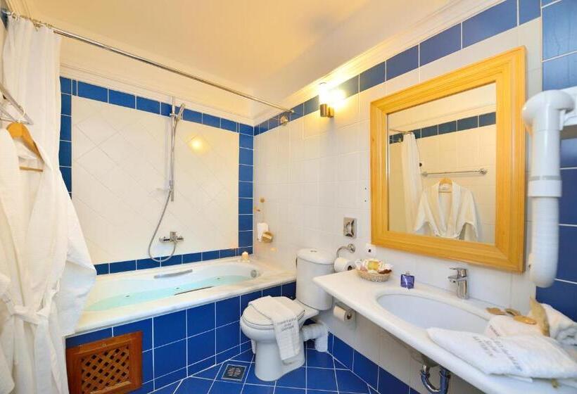 آپارتمان خانوادگی, Tamarix Del Mar Suites