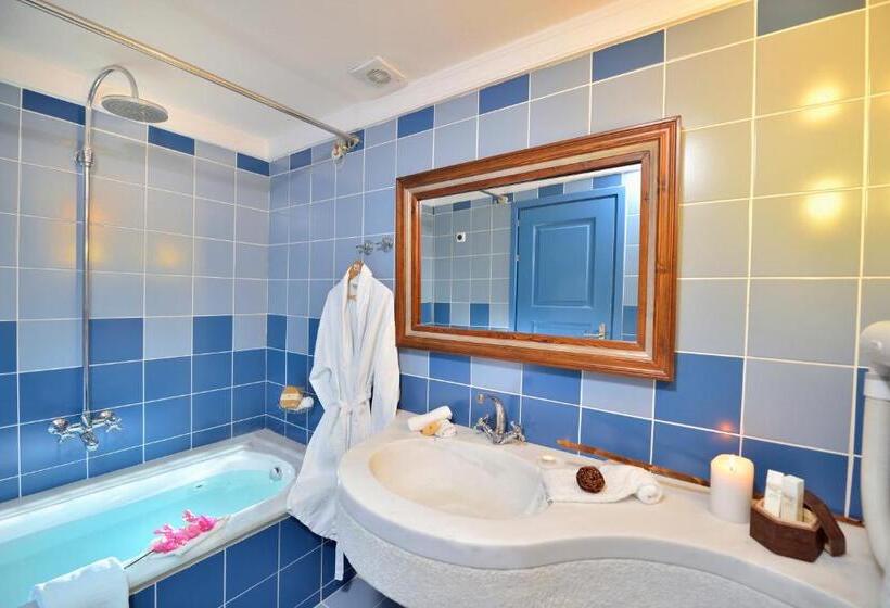 سوئیت جونیور با ماساژ آبی, Tamarix Del Mar Suites