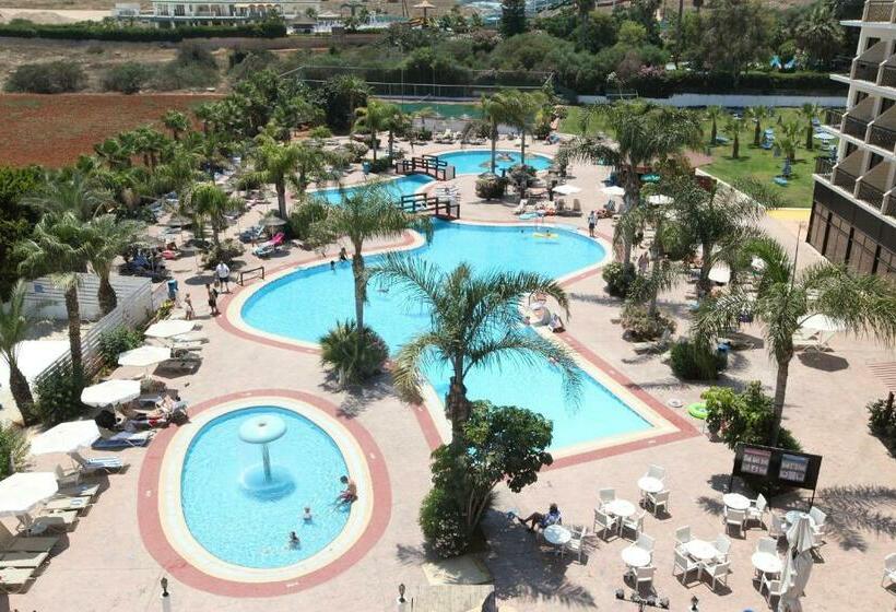 Номер Стандарт Вид на Бассейн, Tsokkos Gardens