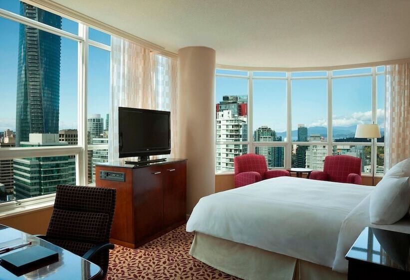 景色の見えるダブルベッドスタンダードルーム, Vancouver Marriott Pinnacle Downtown
