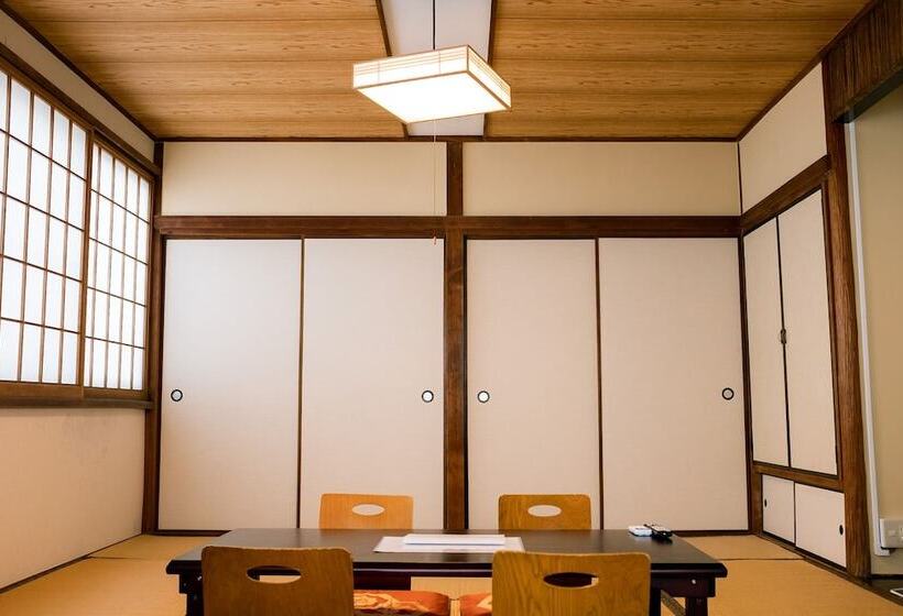 Четырехместный Номер Стандарт, Guesthouse Sunline Beppu