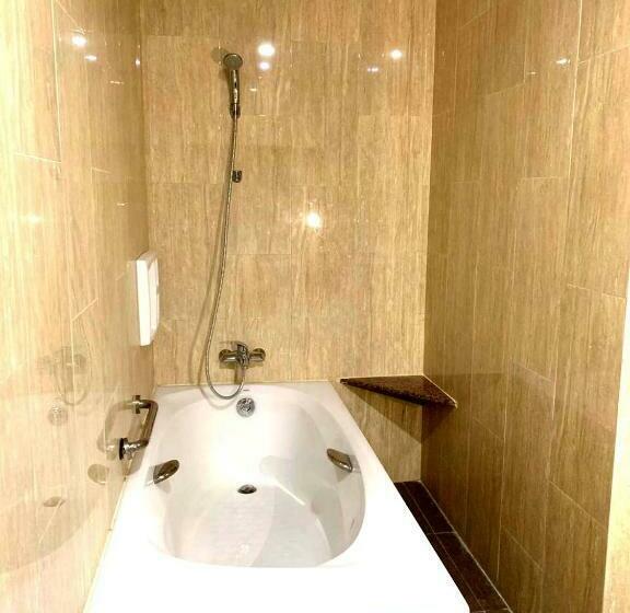 سوییت, Pacific Hotel Ambon