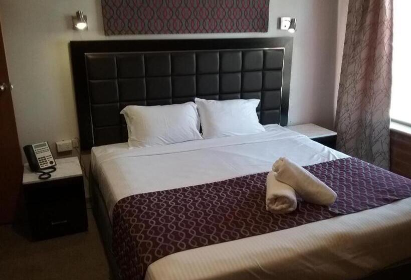 اتاق لوکس خانوادگی, Pooraka Motor Inn