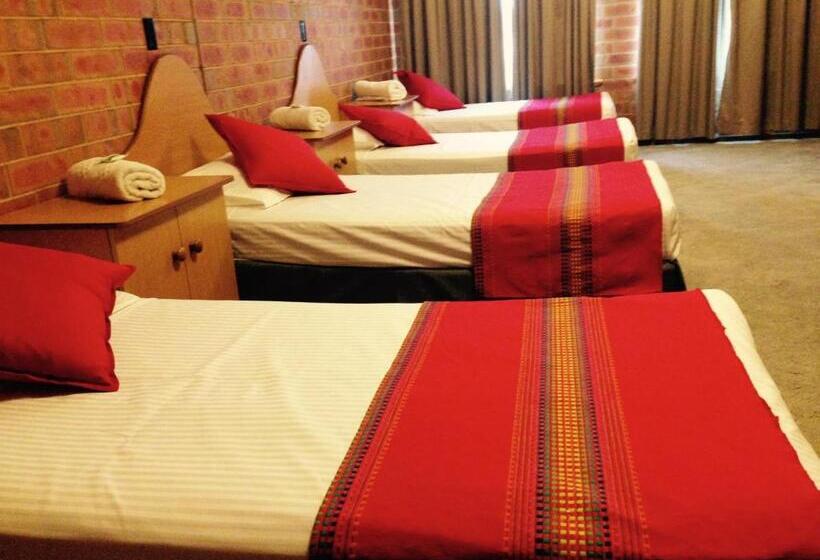 اتاق لوکس خانوادگی, Pooraka Motor Inn
