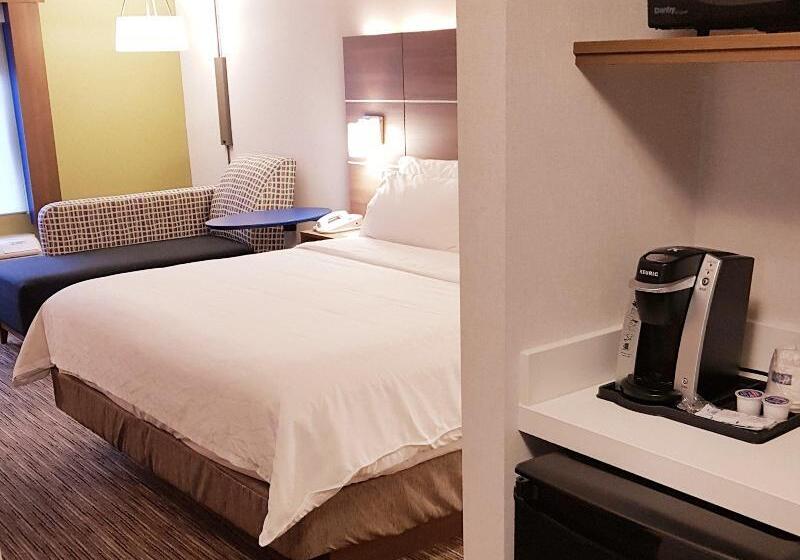 キングサイズベッドのスタンダードルーム, Holiday Inn Express And Suites Surrey, An Ihg