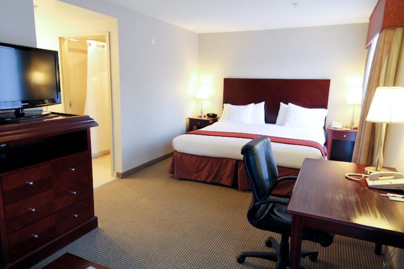 اتاق استاندارد, Holiday Inn Express And Suites Surrey, An Ihg