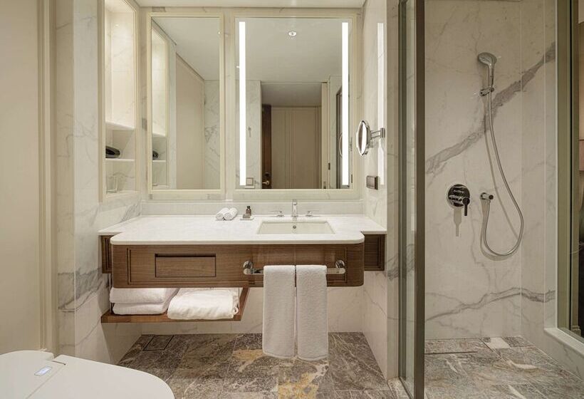 Номер Superior, The Ambassador Seoul  A Pullman