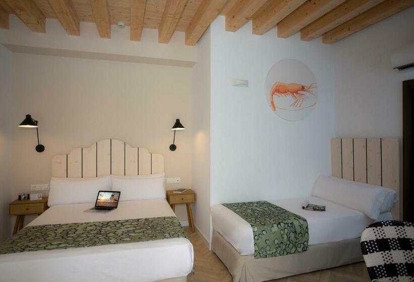 اتاق استاندارد سه نفره, Casual Con Duende Cádiz