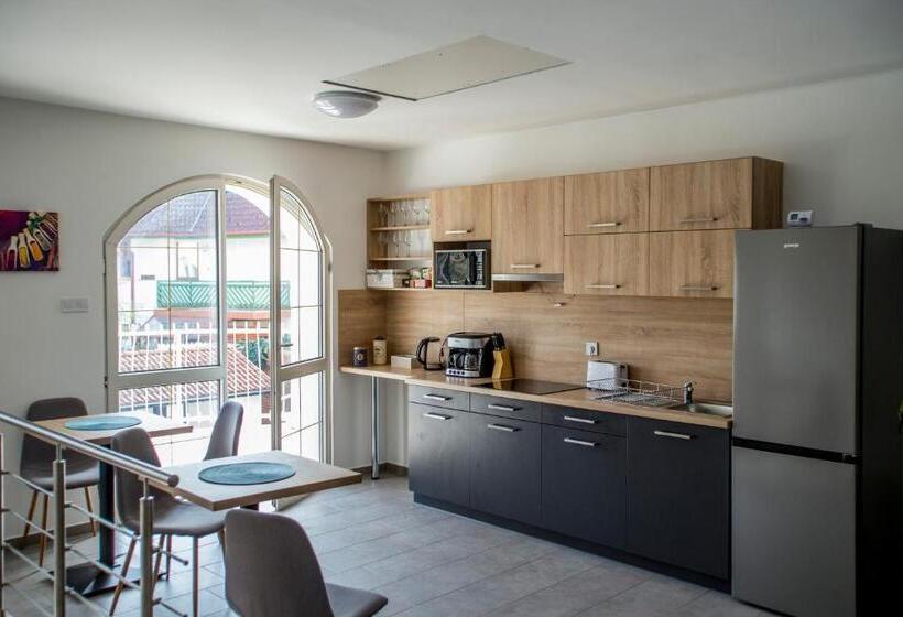 스탠다드 내측 룸, Főnix Design Rooms