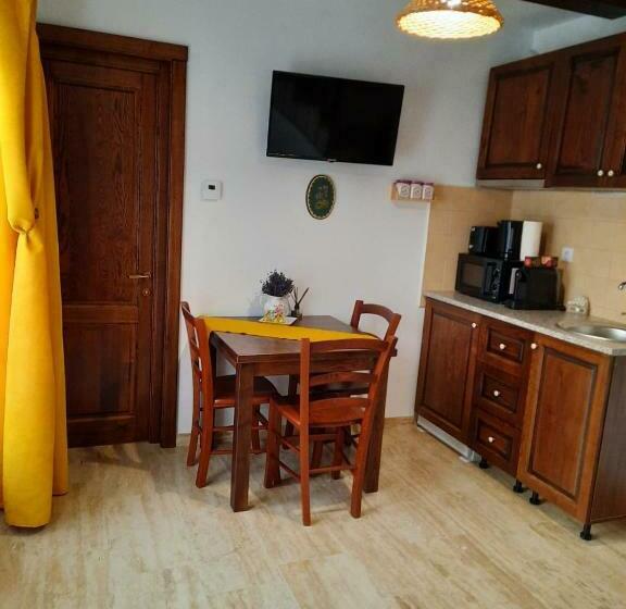 آپارتمان 1 خوابه, Ama Guest House