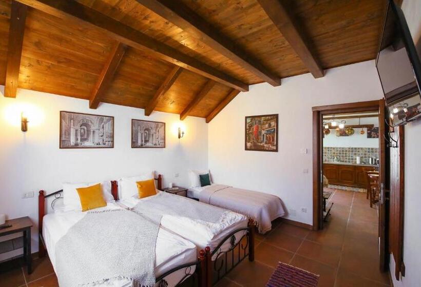 آپارتمان 2 خوابه, Ama Guest House
