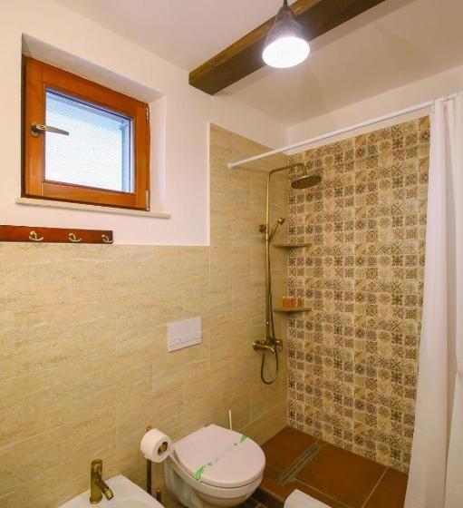 آپارتمان 2 خوابه, Ama Guest House