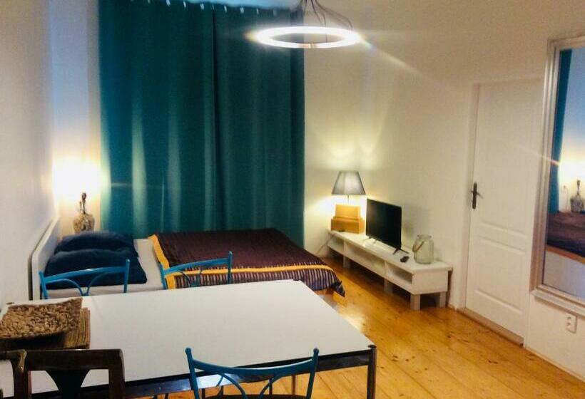 استودیوی استاندارد, Apartmán Sirius B