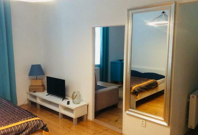 استودیوی استاندارد, Apartmán Sirius B