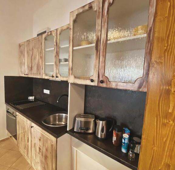 استودیوی استاندارد, Apartmán Sirius B