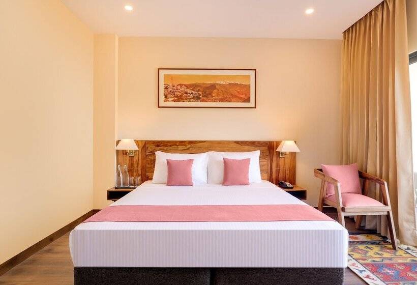 디럭스 스위트, Lemon Tree Hotel, Kasauli
