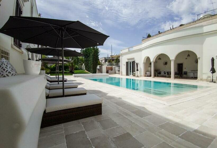 اتاق استاندارد با چشم‌انداز استخر, Relais Villa Magnolia