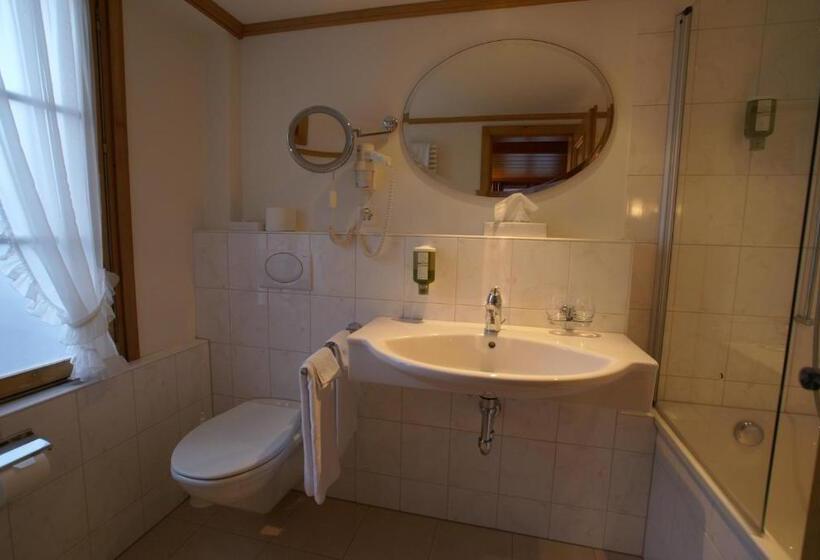 اتاق سوپریور با بالکن, Posthotel Rössli