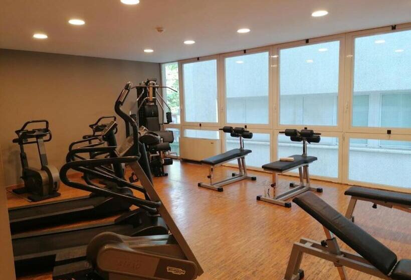 استودیوی لوکس, Residence Panigale