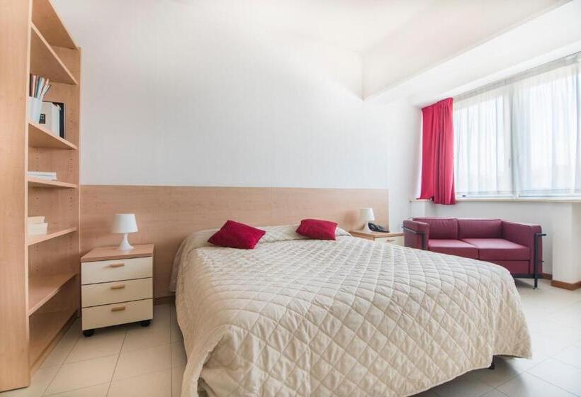 استودیوی لوکس, Residence Panigale