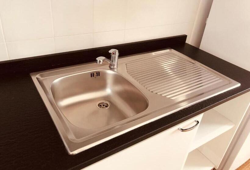 استودیوی لوکس, Residence Panigale