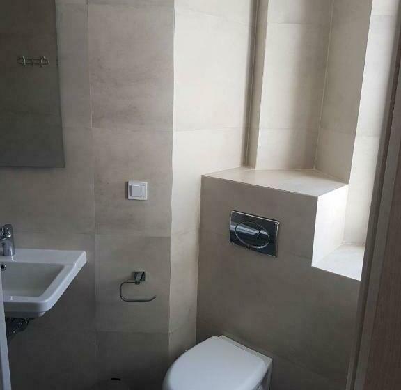 اتاق استاندارد سه نفره, Rooms Dana