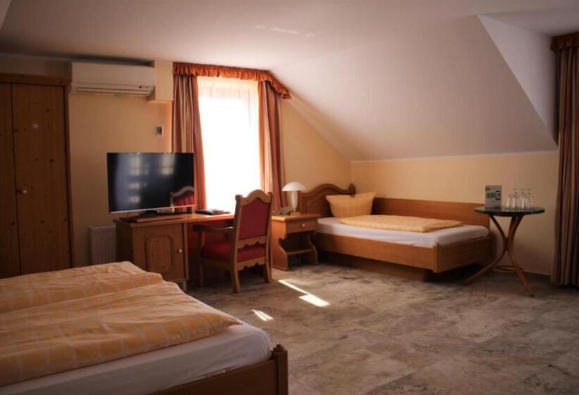 Номер Стандарт Трехместный, Bed & Breakfast Hotel Müllerhof