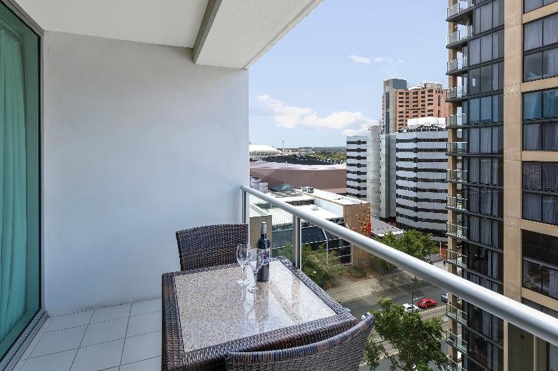 Апартаменты Deluxe 1 Спальня, Oaks Adelaide Embassy Suites