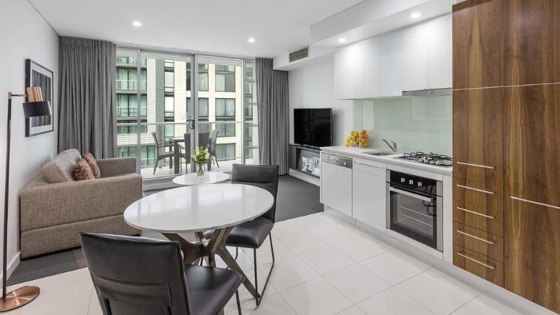 Апартаменты Executive 1 Спальня, Oaks Adelaide Embassy Suites