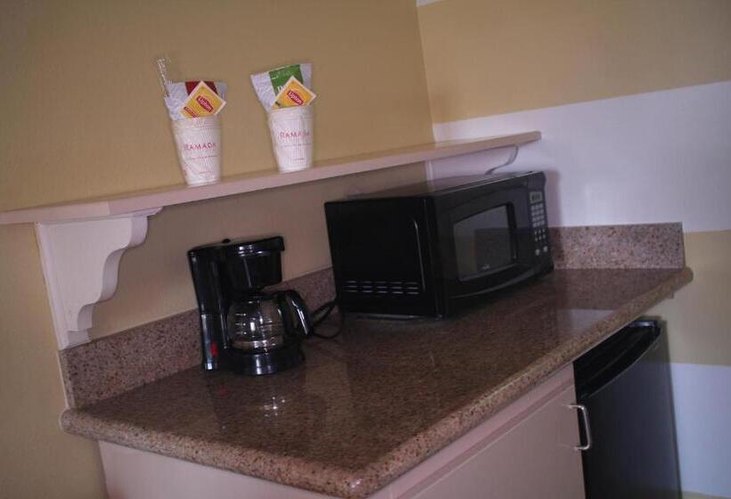 Люкс Кровать Кинг, Ramada By Wyndham & Suites South Padre Island