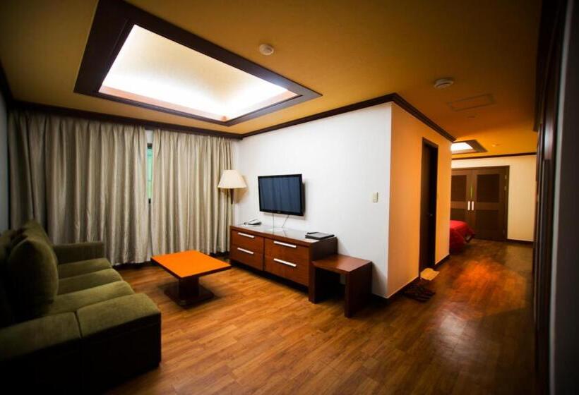 Президентский Люкс, Incheon Airport Hotel Zeumes