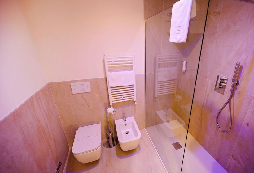 デラックススイート, Regiohotel Manfredi