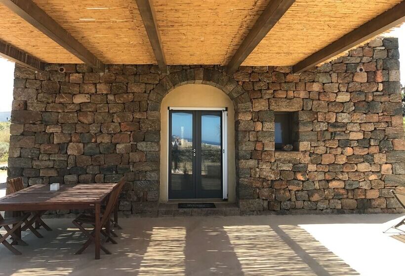 디럭스 스위트, I Dammusini Di Pantelleria