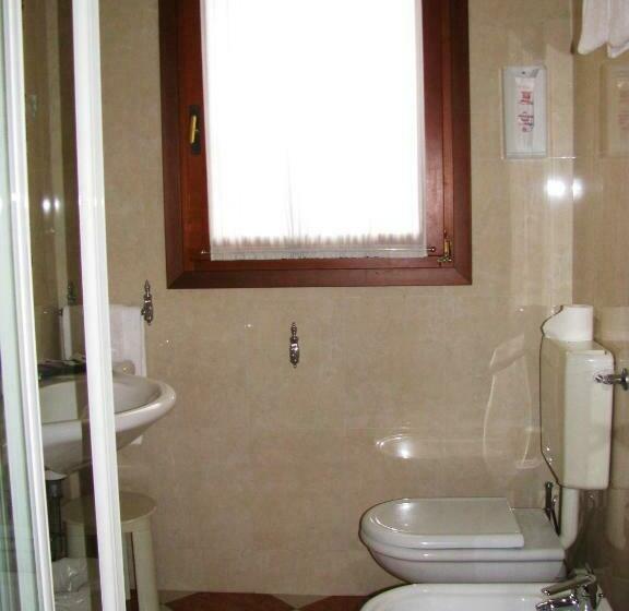 Standard Quadruple Room, Belle Epoque