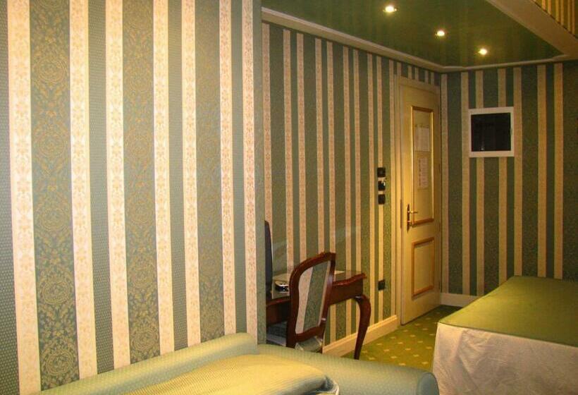 Superior Room, Belle Epoque