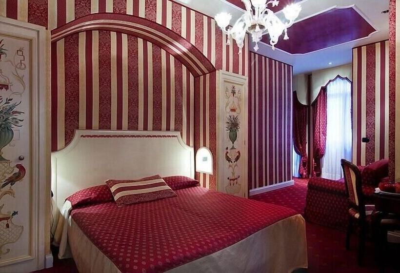 Standard Triple Room, Belle Epoque