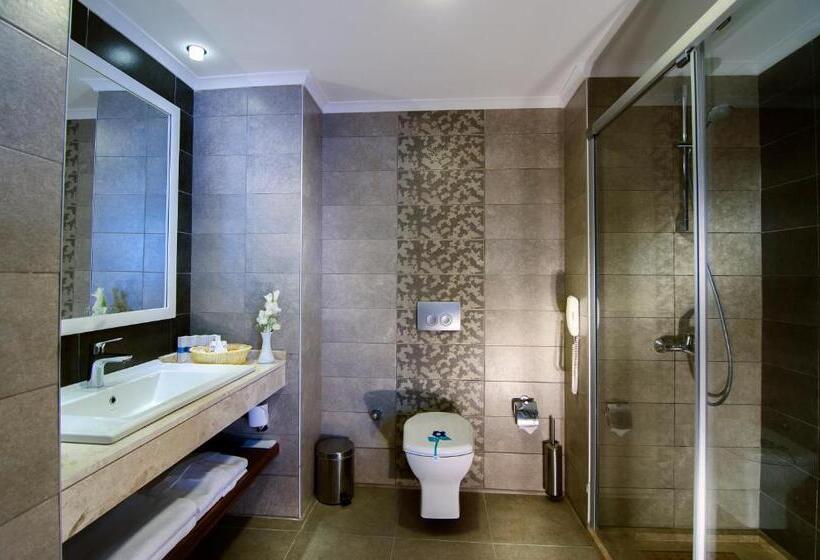 Standard swim-up room, Palm Wings Beach Resort & Spa Kusadasi  All Inclusive