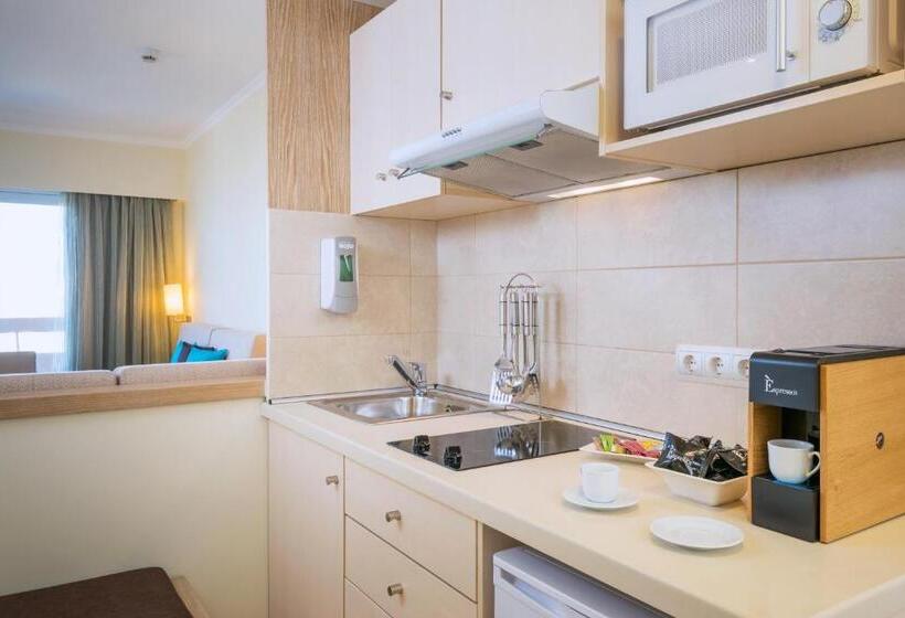 Апартаменты Deluxe 1 Спальня, Sun Beach Resort