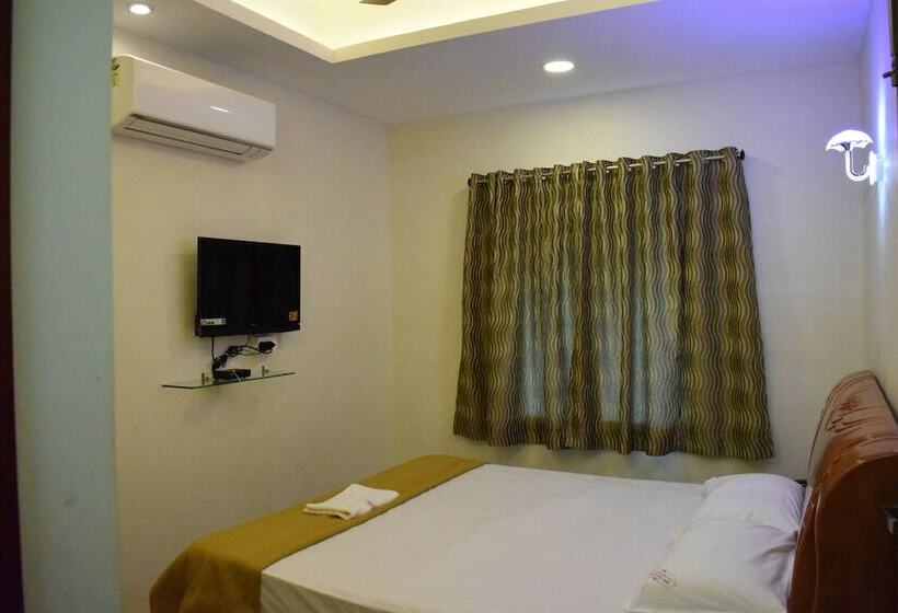 اتاق استاندارد, Sri Kavimany Residency, Near Auro Beach